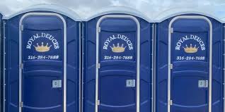 Best Portable Toilet Rental for Emergency Services  in Oelwein, IA